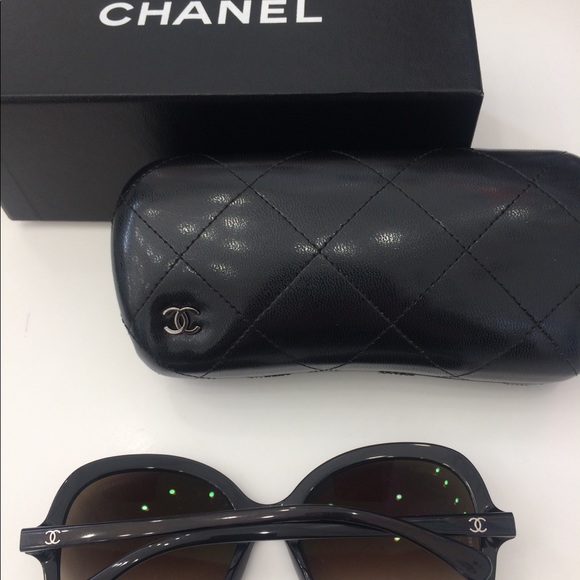 Chanel black&white Sunglasses - Picture 5 of 10